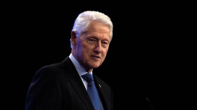 Bill Klintonun yeni şok FOTOLARI: cakuzi, qadınlar, Epşteyn və gecəsi 20 000 dollarlıq dəbdəbə Bill Klintonun yeni şok FOTOLARI: cakuzi, qadınlar, Epşteyn və gecəsi 20 000 dollarlıq dəbdəbə