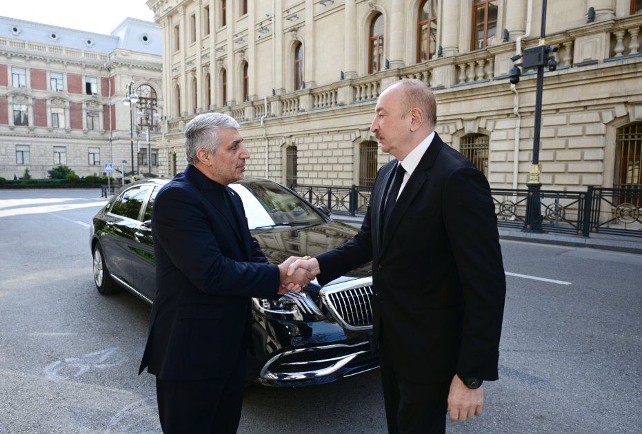 İlham Əliyev İran səfirliyində - FOTO/VİDEO - foto 1