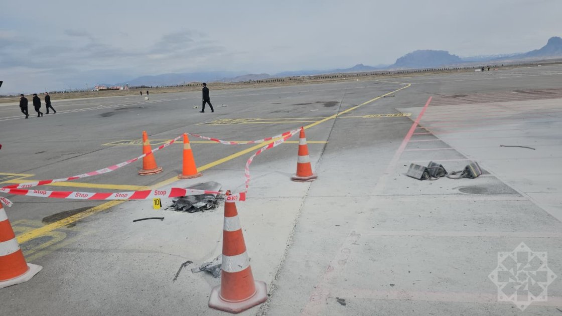 Naxçıvan aeroportunu hədəf alan dronun düşdüyü ərazi – FOTO/VİDEO Naxçıvan aeroportunu hədəf alan dronun düşdüyü ərazi – FOTO/VİDEO