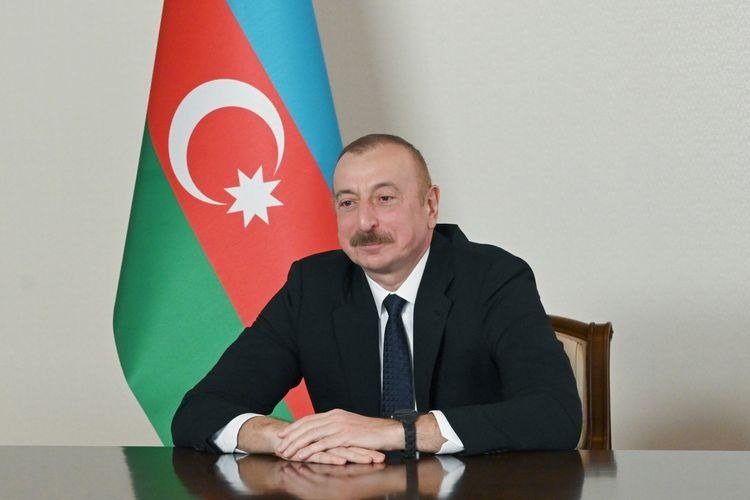 Prezident Azərbaycan qadınlarını TƏBRİK ETDİ