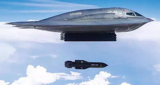 ABŞ-ın "B-2" təyyarəsi İran üzərində UÇUR