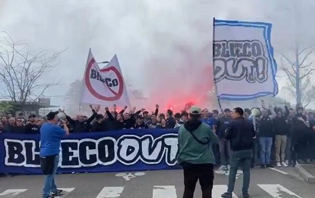 "Çelsi" və "Strasburq" azarkeşləri birgə etiraz aksiyası keçirəcəklər "Çelsi" və "Strasburq" azarkeşləri birgə etiraz aksiyası keçirəcəklər