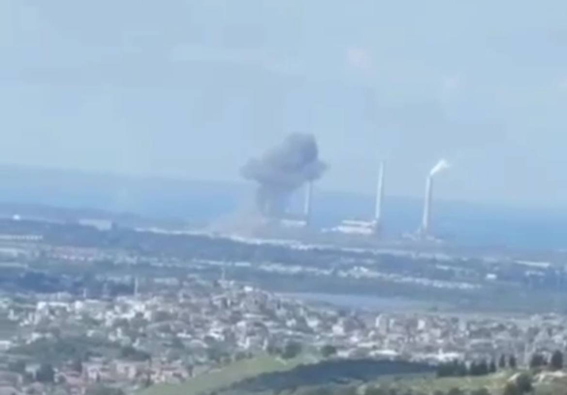 İrandan İsrailin ən böyük elektrik stansiyasına raket hücumu &ndash; VİDEO