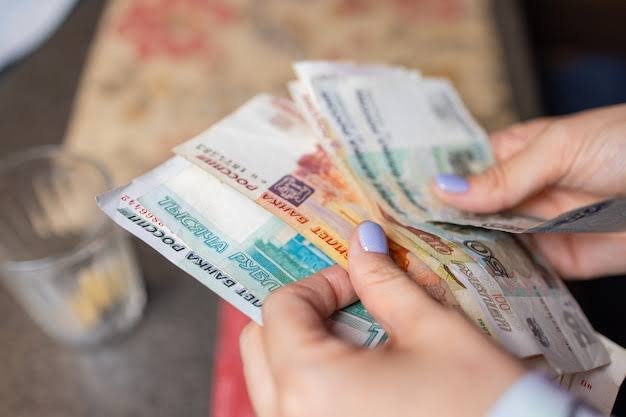 Bloger böyük məbləğdə vəsaiti mənimsəməkdə ittiham olunur - DETALLAR