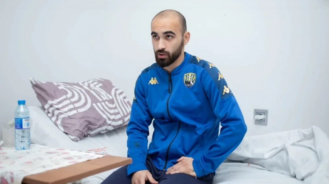 &ldquo;Kəpəz&rdquo;in bıçaqlanan futbolçusunun qayıdışı NİYƏ GECİKİR?