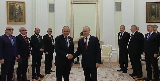 Putin və Paşinyan arasında görüş - YENİLƏNİB/VİDEO