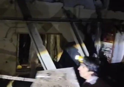 Pakistanda kamikadze polis bölməsinə hücum edib, ölənlər var - FOTO - foto 1