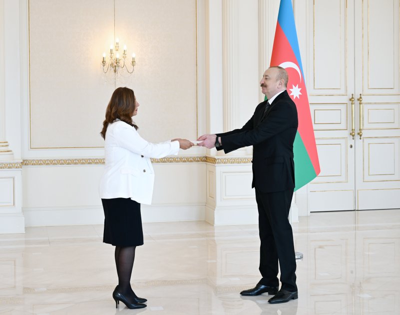 Prezident Kolumbiyanın yeni səfirini qəbul etdi – FOTO - foto 1