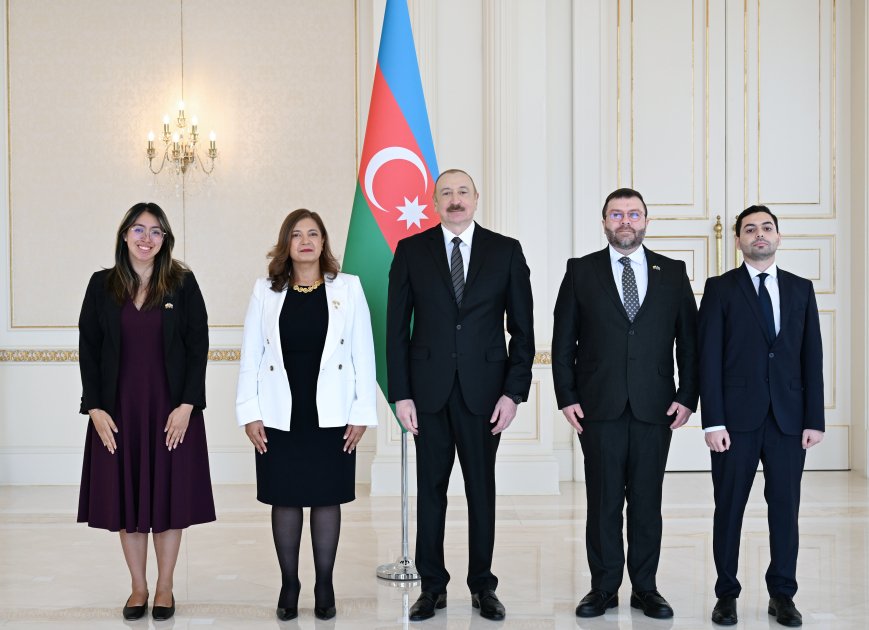 Prezident Kolumbiyanın yeni səfirini qəbul etdi – FOTO Prezident Kolumbiyanın yeni səfirini qəbul etdi – FOTO