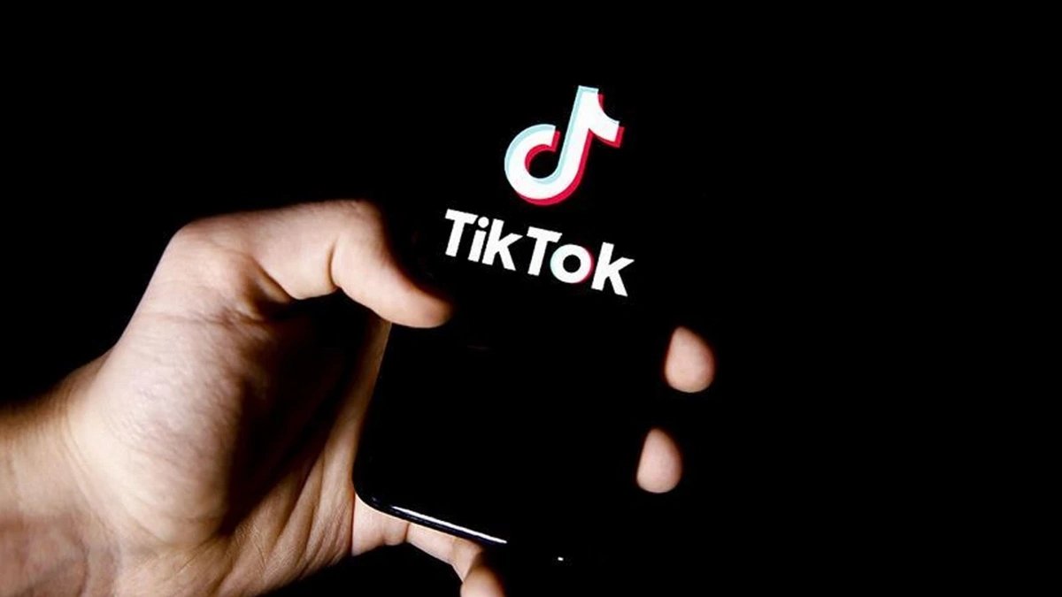 "TikTok" İndoneziyada istifadəçilər üçün yaş məhdudiyyəti tətbiq etdi "TikTok" İndoneziyada istifadəçilər üçün yaş məhdudiyyəti tətbiq etdi