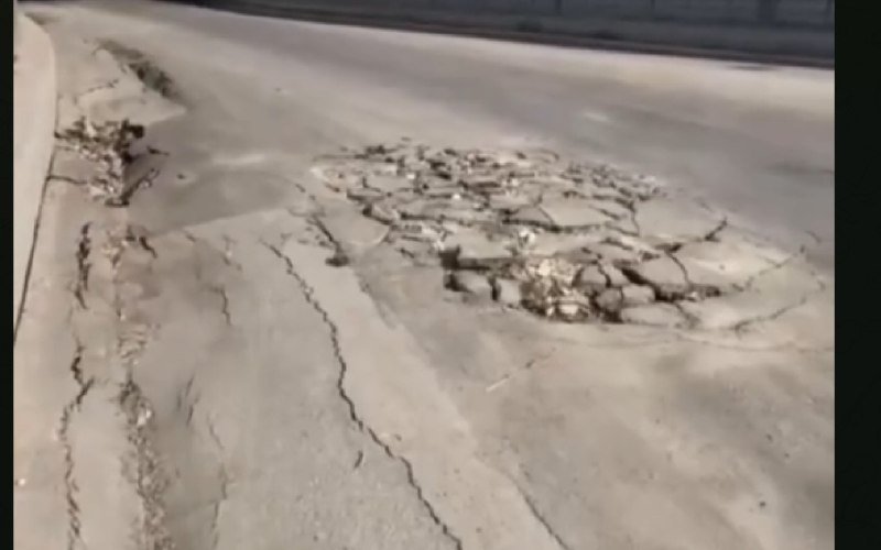​​​Sabunçu körpüsündə yol çökdü - VİDEO