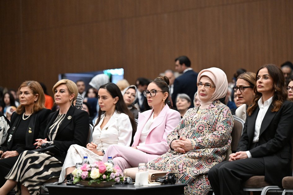 Mehriban Əliyeva Fələstinlə bağlı panel iclasda – FOTO - foto 9