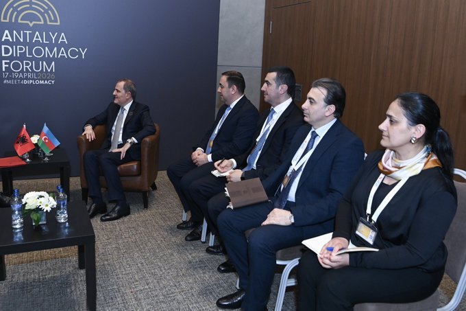 Ceyhun Bayramov görüş zamanı albaniyalı həmkarını təbrik etdi - FOTO - foto 2