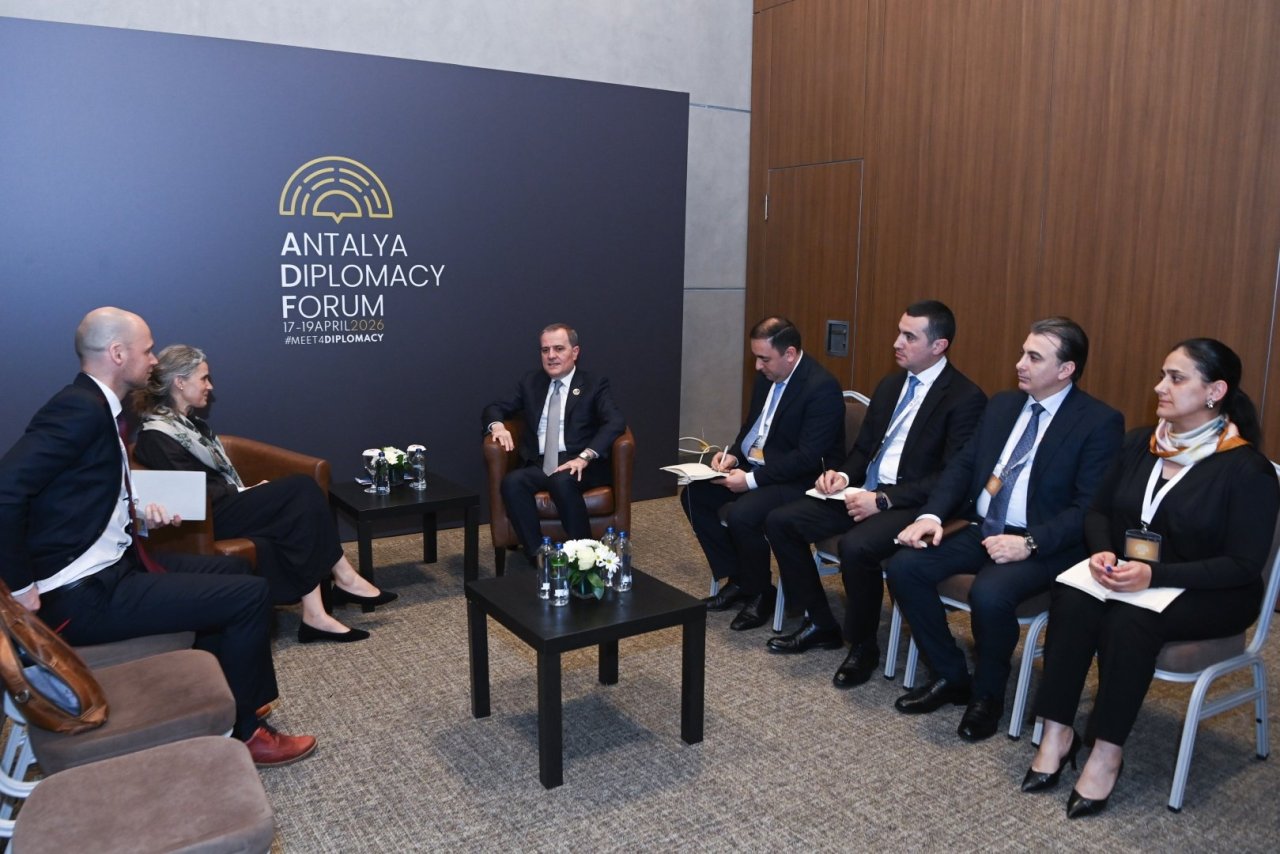 Azərbaycanla Ermənistan arasında sülh prosesini müzakirə etdilər – FOTO - foto 2