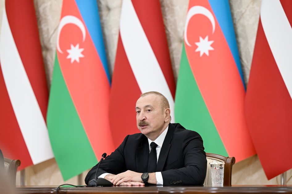 İlham Əliyev və Edqars Rinkeviçs mətbuata bəyanatlarla çıxış ediblər - FOTO/VİDEO - foto 9