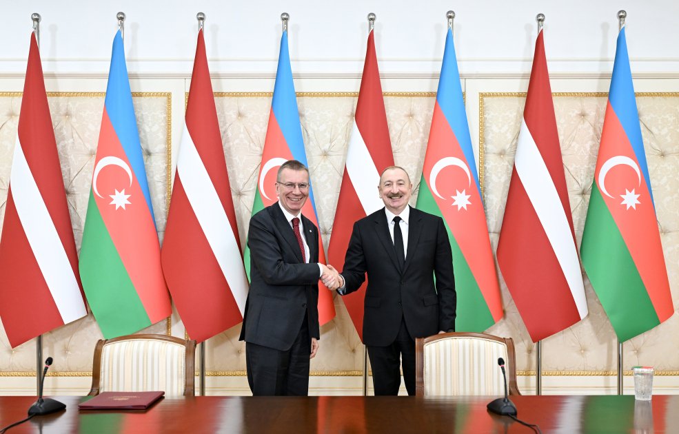 İlham Əliyev və Edqars Rinkeviçs mətbuata bəyanatlarla çıxış ediblər - FOTO/VİDEO - foto 12
