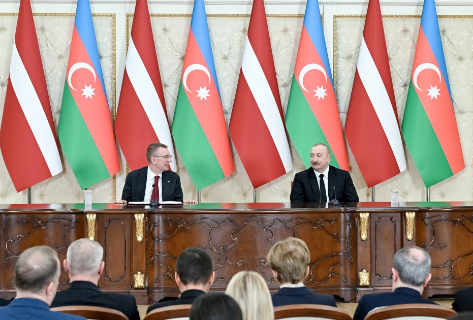 İlham Əliyev və Edqars Rinkeviçs mətbuata bəyanatlarla çıxış ediblər - FOTO/VİDEO - foto 11