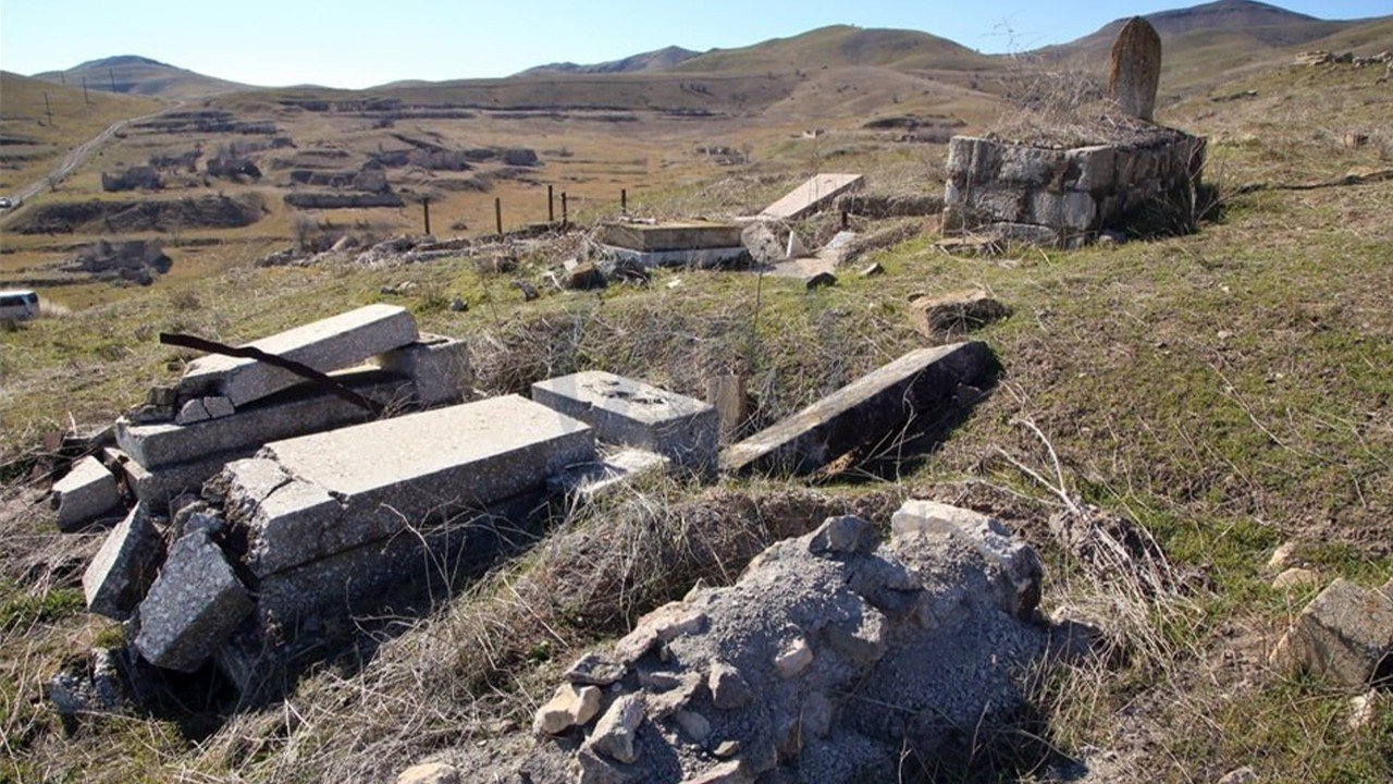 Məhv edilən tarix, saxtalaşdırılan İRS – Erməni vandalizminin izlərini daşıyan TARİXİ ABİDƏLƏRİMİZ - foto 3