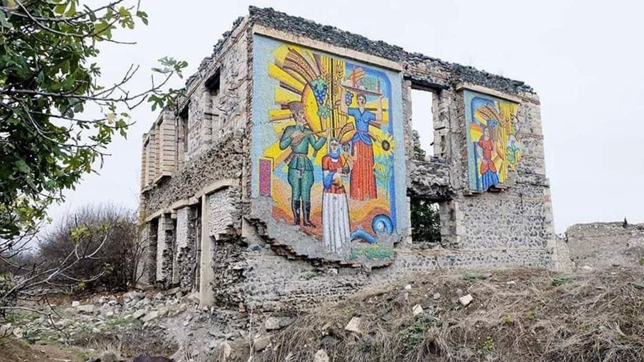 Məhv edilən tarix, saxtalaşdırılan İRS – Erməni vandalizminin izlərini daşıyan TARİXİ ABİDƏLƏRİMİZ - foto 1