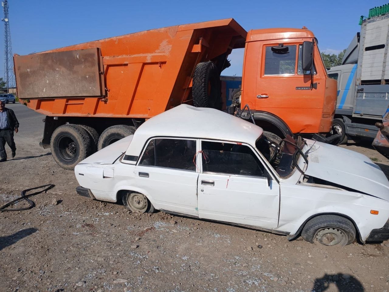 Ağcabədidə ağır QƏZA: Həkim dünyasını dəyişdi, 4 yaralı var - FOTO - foto 1