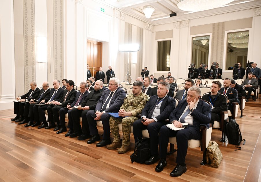 Prezidentlər mətbuata bəyanatlarla çıxış etdilər - FOTO - foto 4