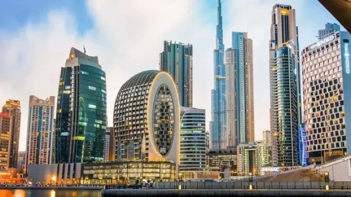 Dubay və Əbu-Dabi milyarderləri necə cəlb edir? Dubay və Əbu-Dabi milyarderləri necə cəlb edir?