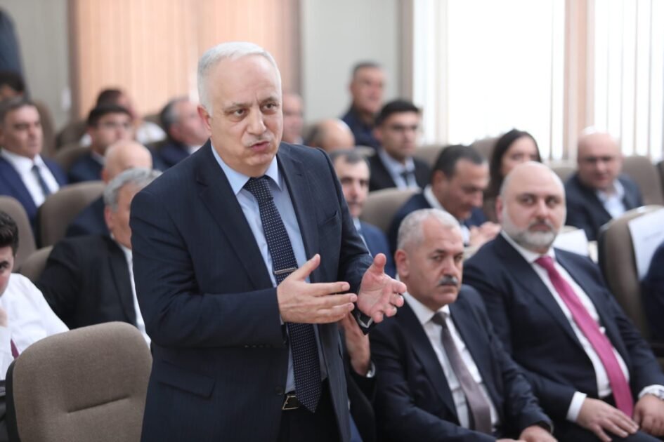 Azərbaycanda tikinti sahəsində icazə prosedurları müzakirə olunub- FOTOLAR - foto 3