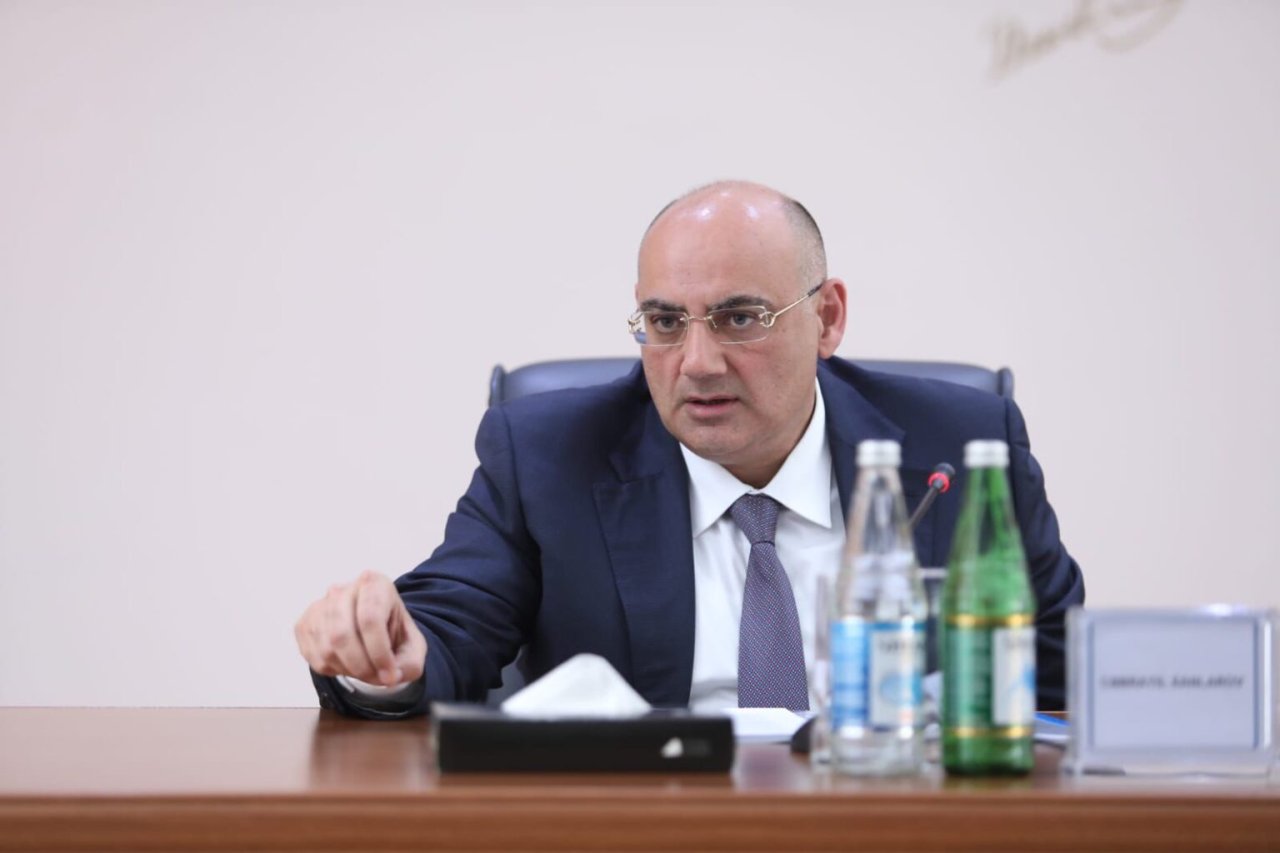 Azərbaycanda tikinti sahəsində icazə prosedurları müzakirə olunub- FOTOLAR - foto 1
