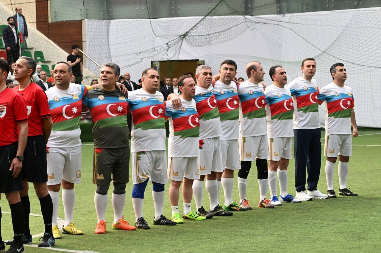 Nazirlər və deputatların futbol matçından yadda qalanlar – FOTO - foto 2