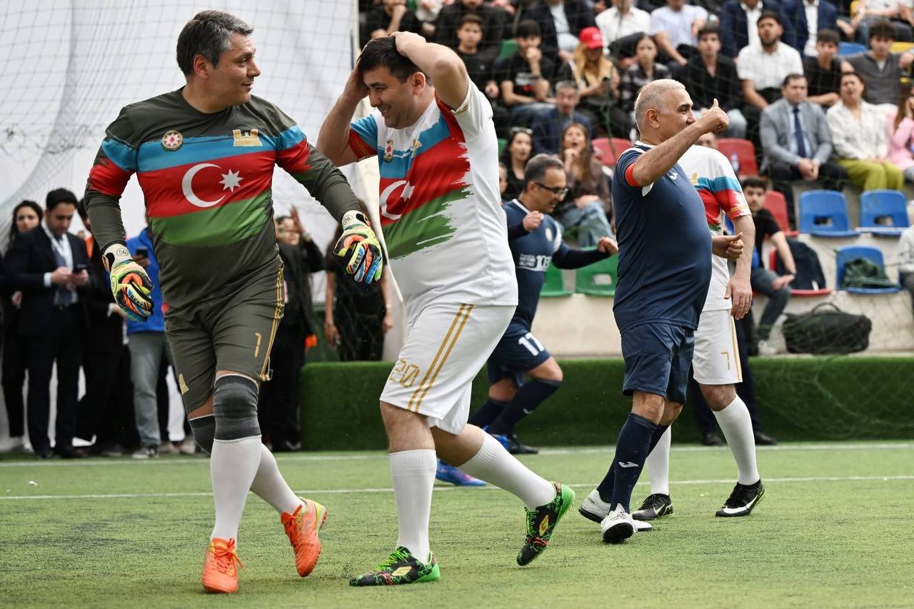Nazirlər və deputatların futbol matçından yadda qalanlar – FOTO - foto 14
