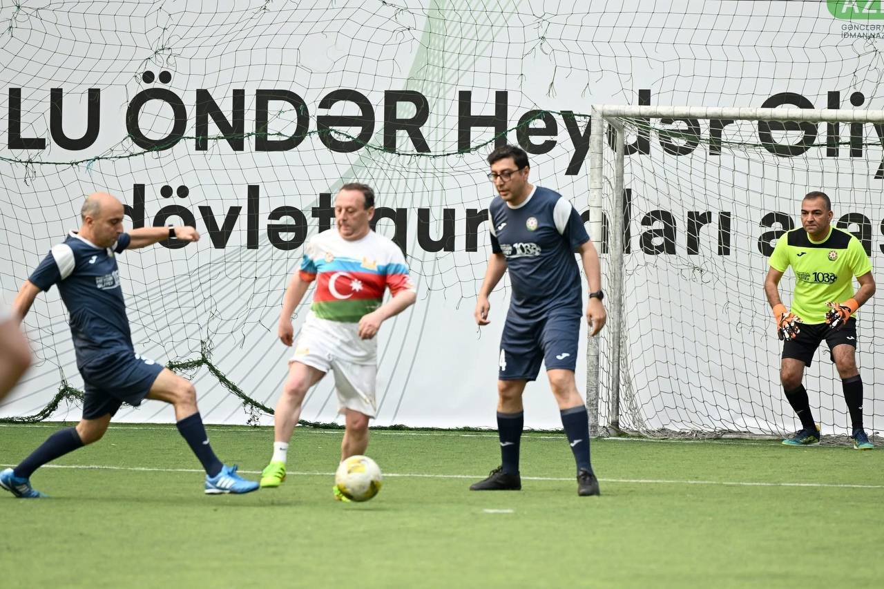 Nazirlər və deputatların futbol matçından yadda qalanlar – FOTO - foto 4