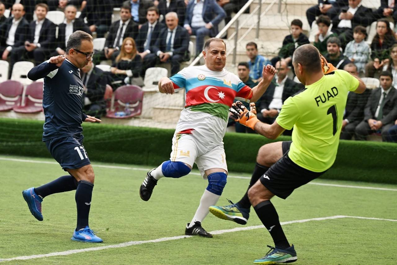 Nazirlər və deputatların futbol matçından yadda qalanlar – FOTO - foto 10