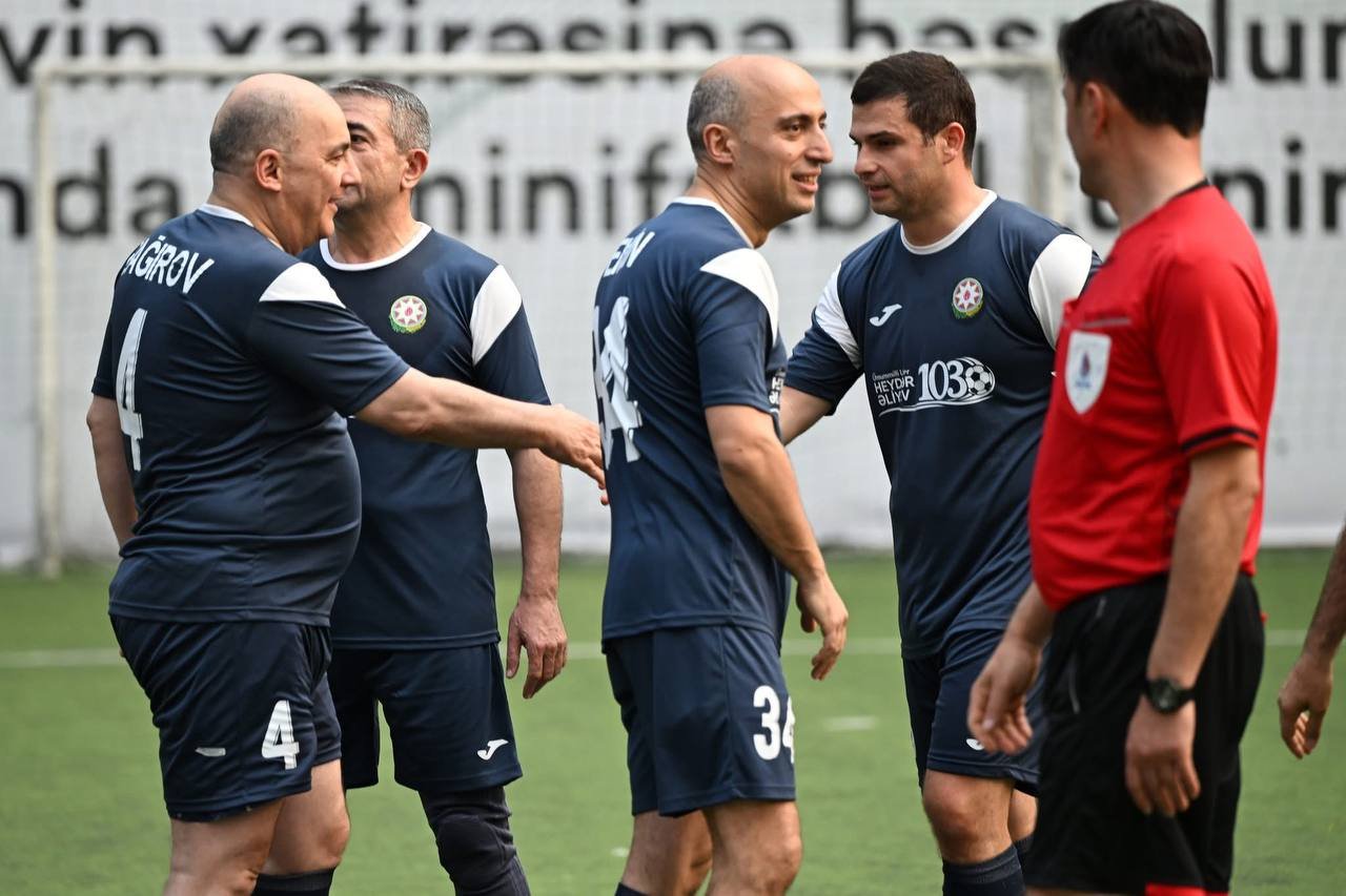 Nazirlər və deputatların futbol matçından yadda qalanlar – FOTO - foto 22