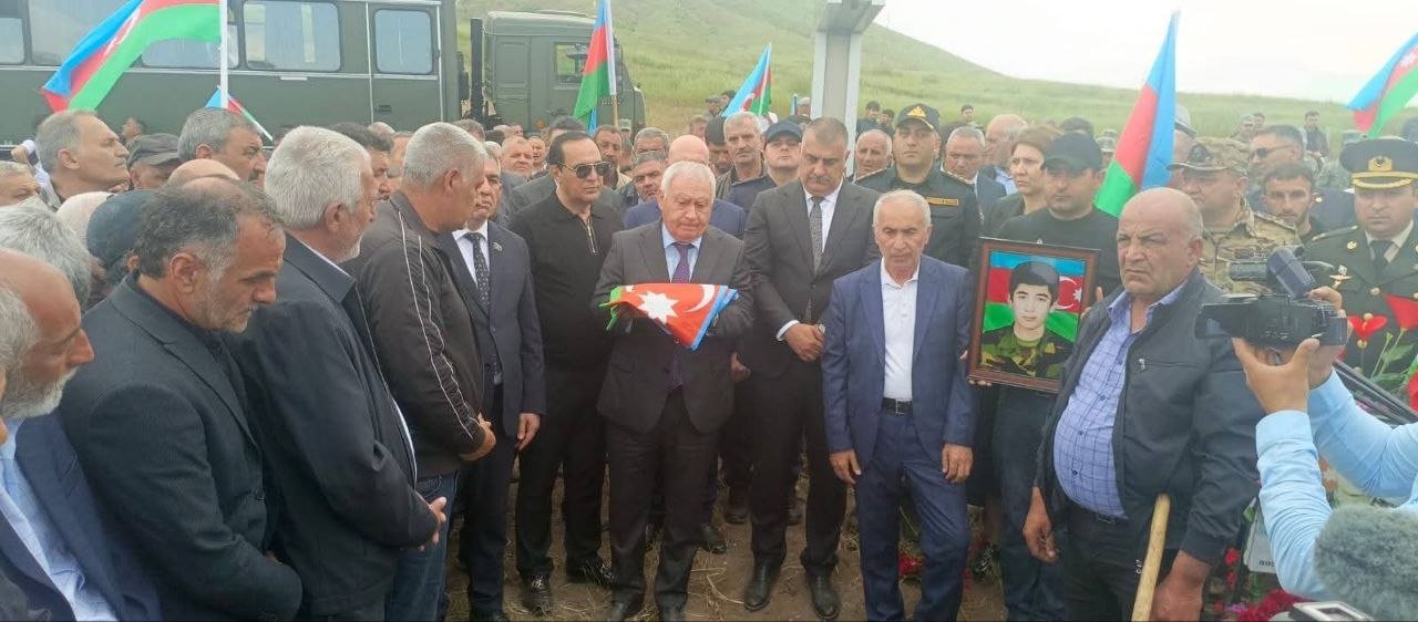 Birinci Qarabağ müharibəsində itkin şəhidləri torpağa TAPŞIRILDI - FOTO - foto 2