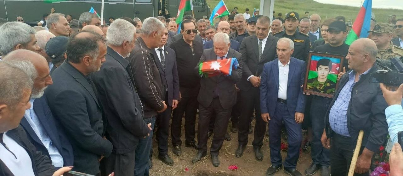 Birinci Qarabağ müharibəsində itkin şəhidləri torpağa TAPŞIRILDI - FOTO - foto 5