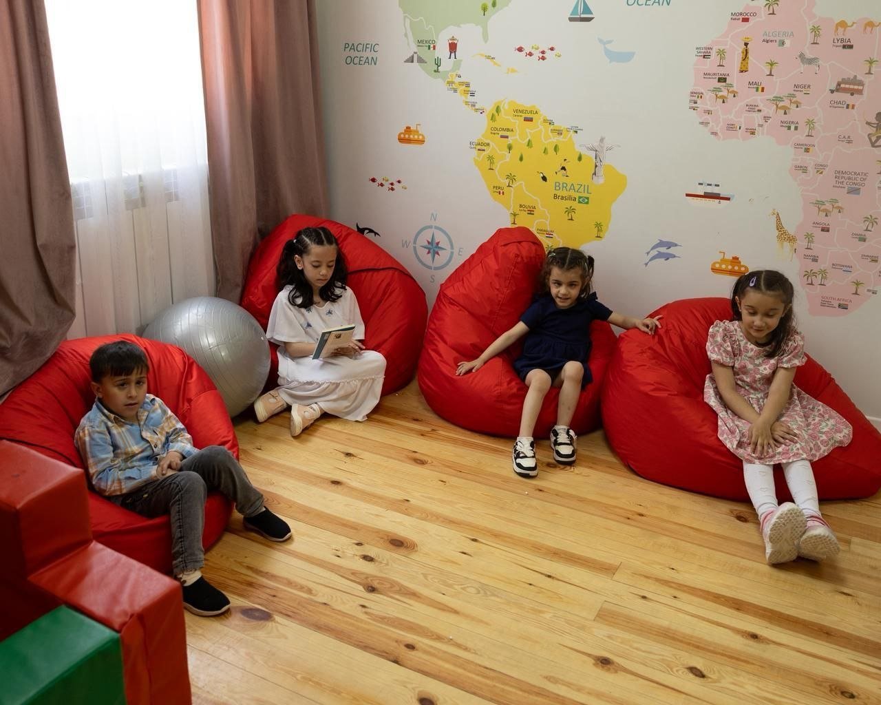 Leyla və Arzu Əliyeva Lənkəranda uşaq evini ziyarət ediblər - FOTO - foto 1