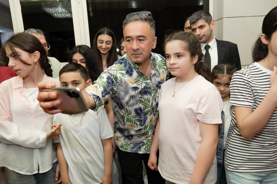 “Subway Azərbaycan” şəhid və qazi ailələrinin uşaqları üçün KVN gecəsinə səfər təşkil edib - FOTO - VİDEO - foto 6