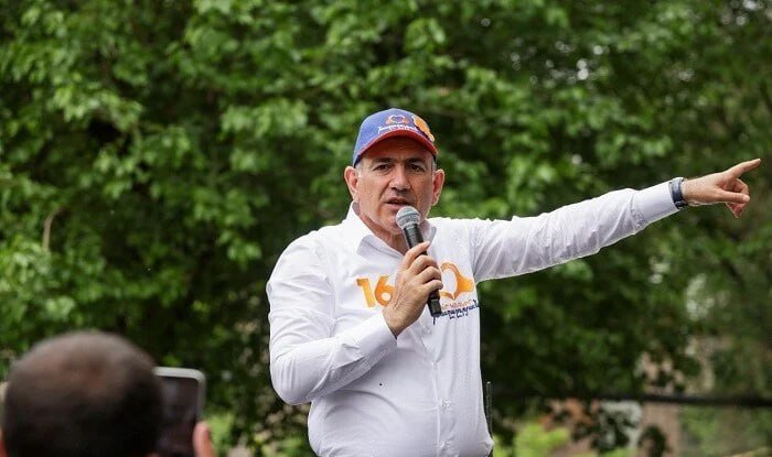 Paşinyan qələbəyə inamla irəliləyir: Bakı ilə sülh sazişi...