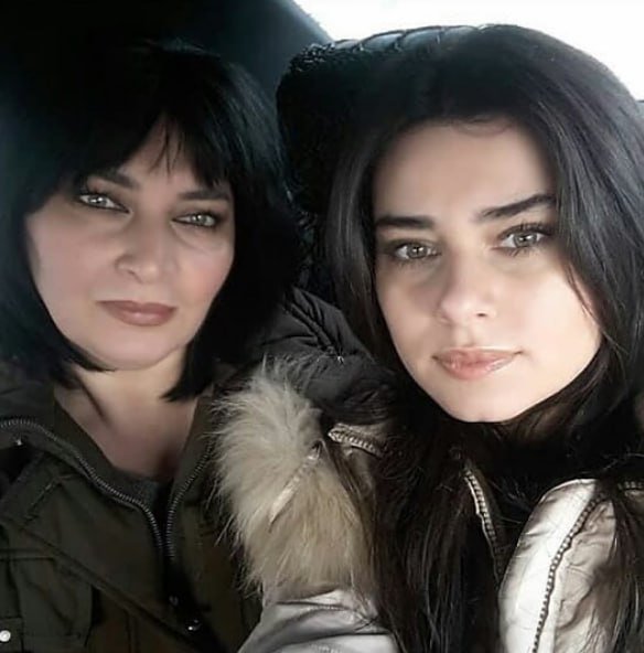 Türkiyəni heyran edən aktrisa bu məşhur azərbaycanlının qızı imiş – FOTO - foto 1