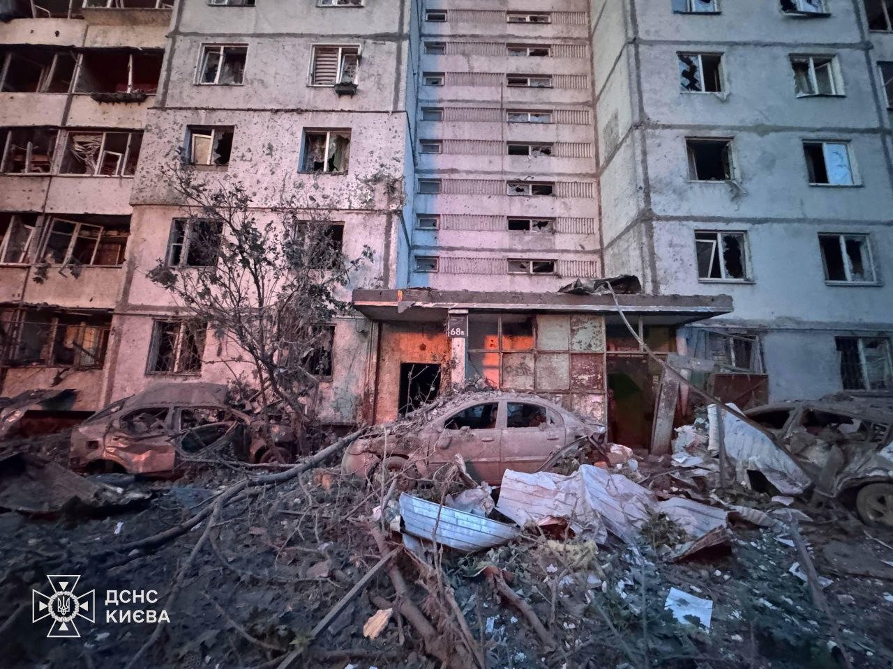 Kiyev ballistik raketlərlə vuruldu: Ölən və xəsarət alanlar var - YENİLƏNİB - FOTO-VİDEO - foto 4