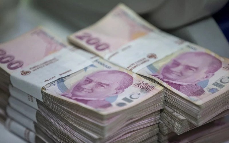 Hesabına 21,8 milyard köçüb, istifadə edə bilmir