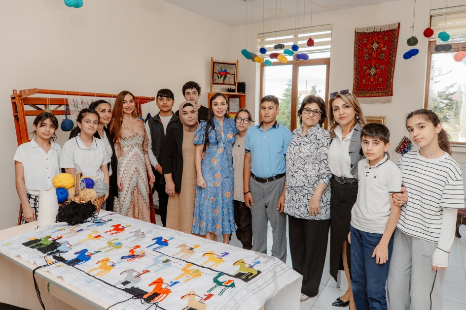 Leyla Əliyeva və Arzu Əliyeva internat tipli ümumtəhsil məktəbində - FOTO - foto 1