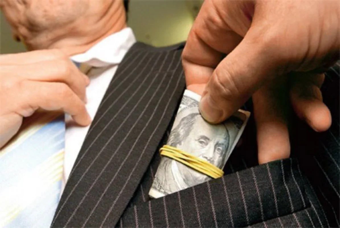 Korrupsiya ilə bağlı məlumat verən şəxslərin müdafiəsi gücləndirilir Korrupsiya ilə bağlı məlumat verən şəxslərin müdafiəsi gücləndirilir