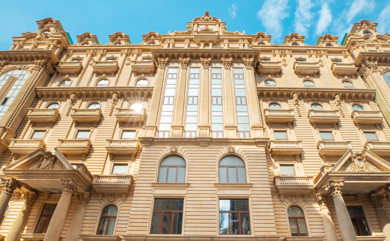 Şəhərin mərkəzində prestijli həyat tərzi təqdim edən “Royal Residence” Şəhərin mərkəzində prestijli həyat tərzi təqdim edən “Royal Residence”