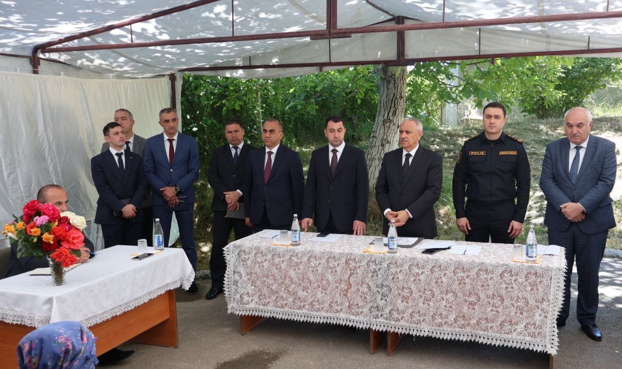 Qusarın icra başçısı Langi kəndində: müraciətlərdə yol təmiri, su, qaz problemi, tibb məntəqəsinin yaradılması var - FOTOLAR - foto 2