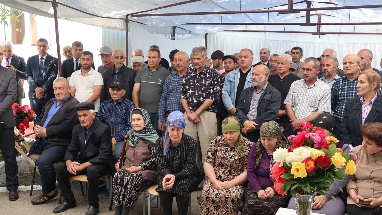 Qusarın icra başçısı Langi kəndində: müraciətlərdə yol təmiri, su, qaz problemi, tibb məntəqəsinin yaradılması var - FOTOLAR - foto 3