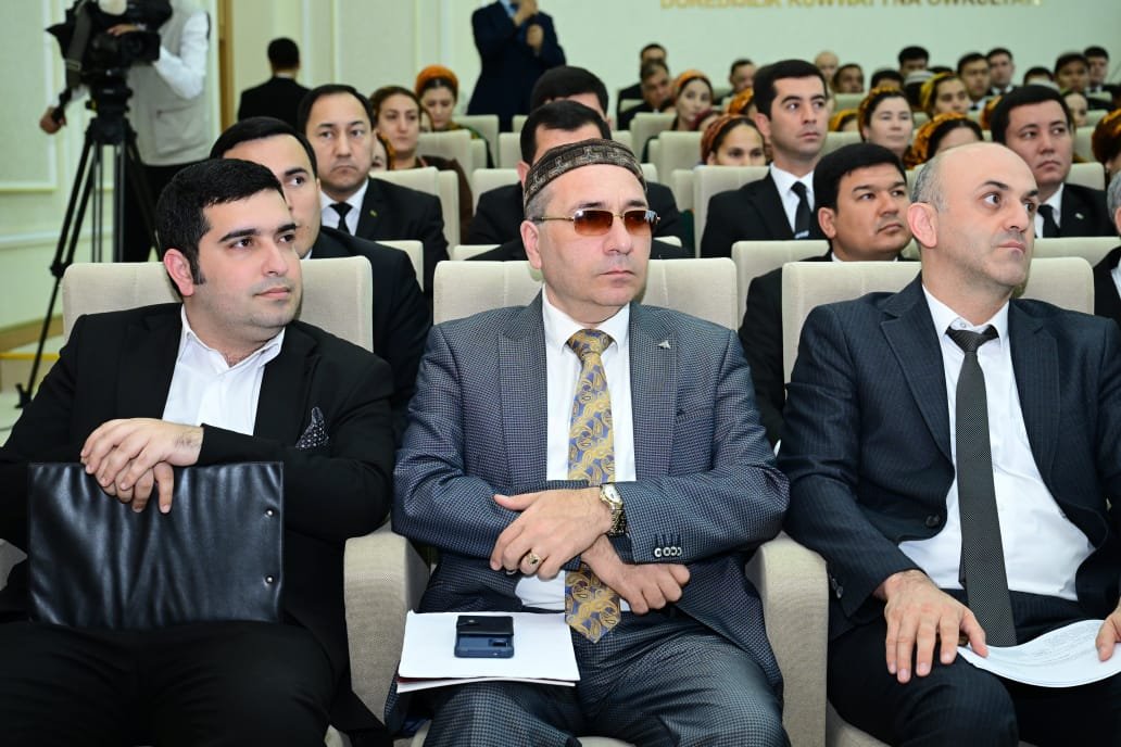 Türkmənistanda Azərbaycan kitabları üçün xüsusi guşə yaradıldı - FOTO - foto 6