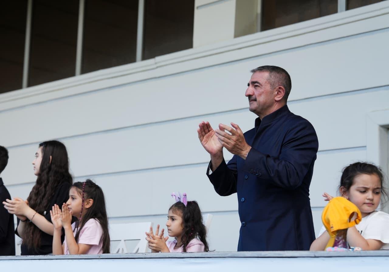 General-polkovnik Dünya Çempionatını şəhid övladları ilə birlikdə İZLƏDİ - FOTO - foto 4