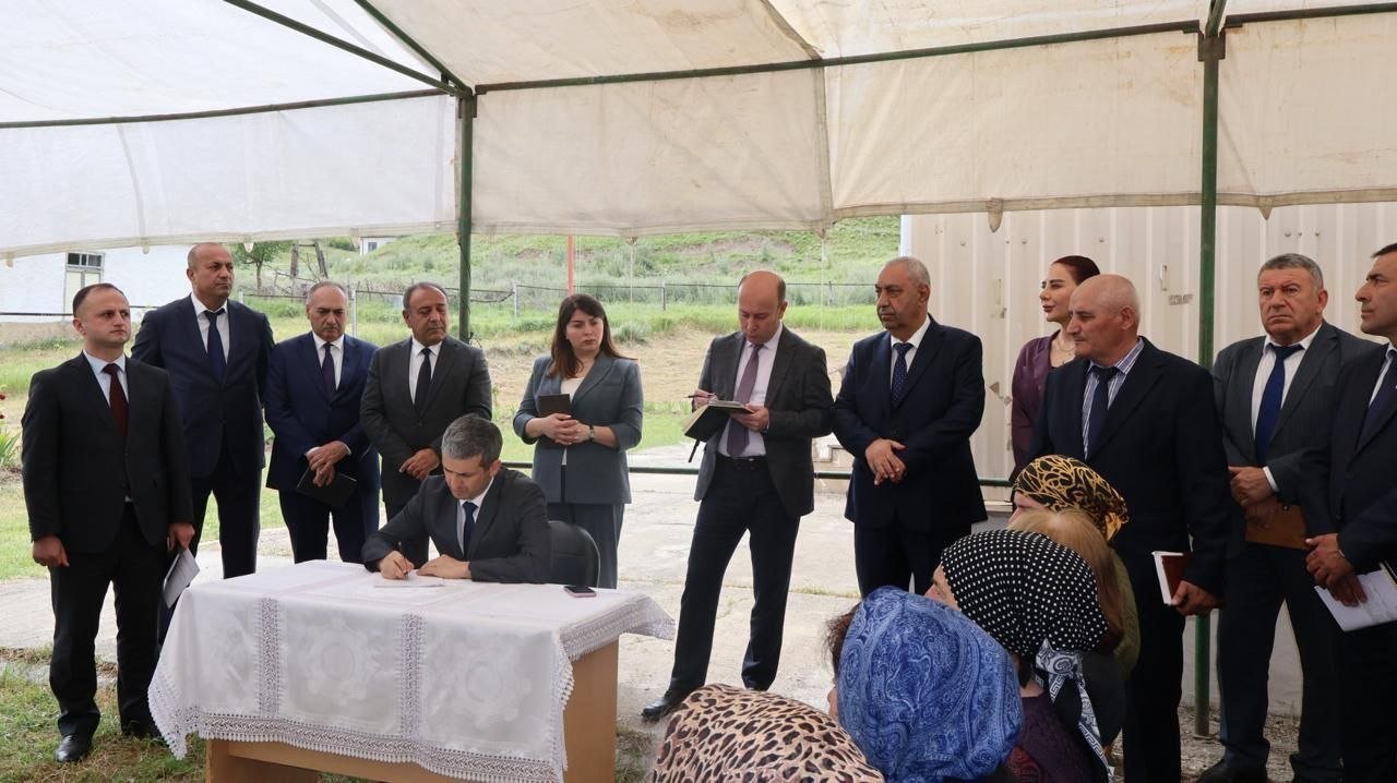 Sakinlər torpaq sahələri ilə bağlı Qusarın icra başçısından kömək istədilər - FOTO - foto 3