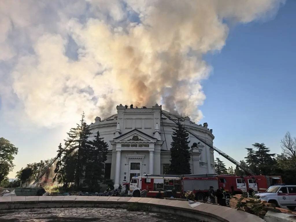 Ukrayna Sevastopolun əsas tarixi simvollarından birini məhv etdi – FOTO - foto 1
